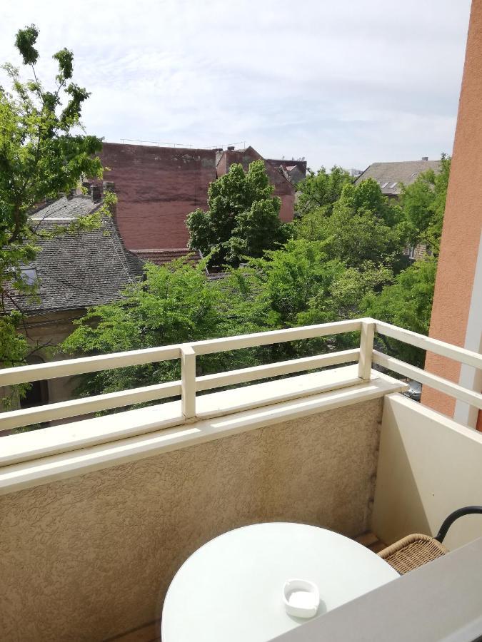 Smiley 2 - Subotica Centar Apartment Екстериор снимка